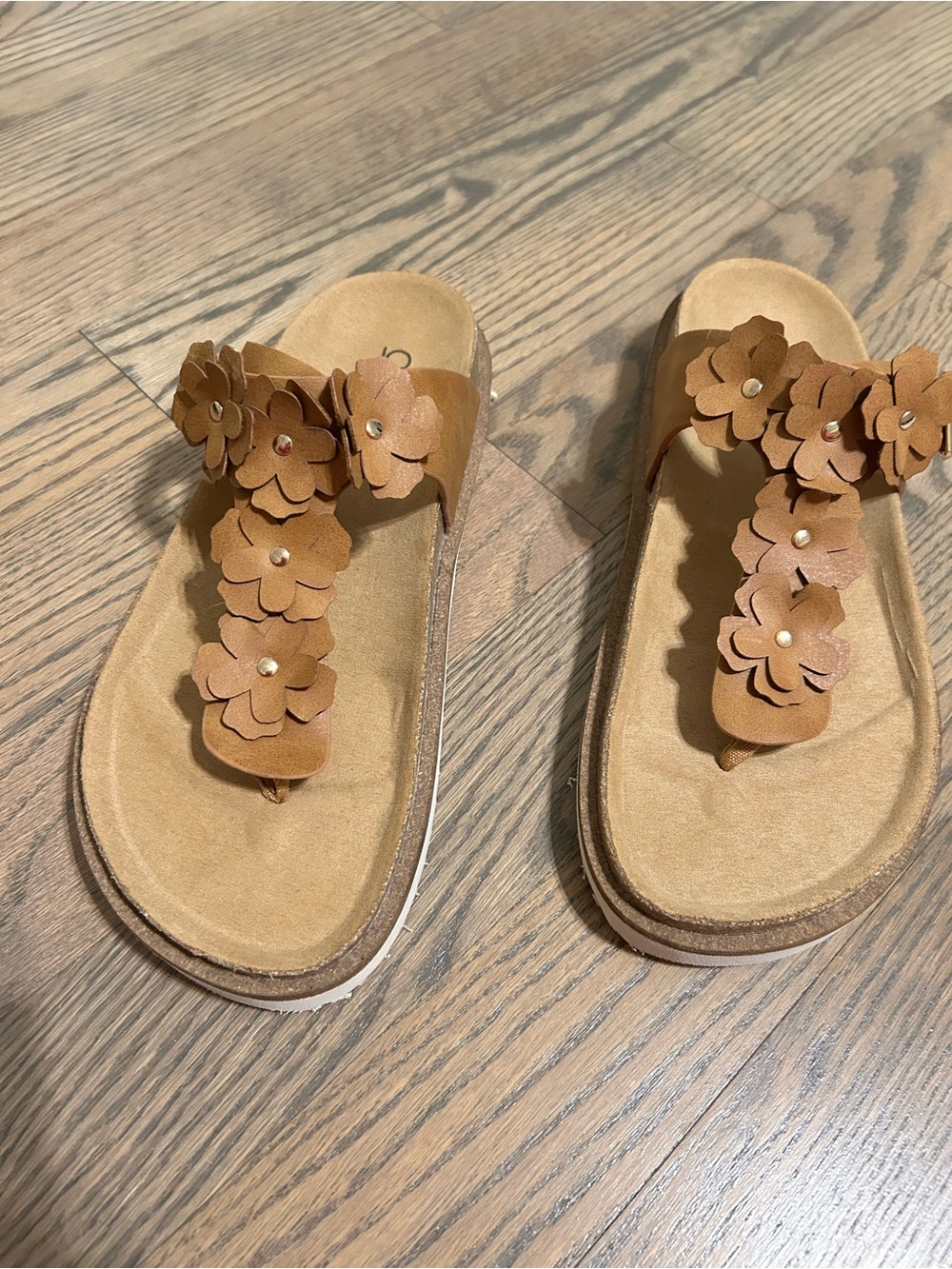 Corkys Women's Tan Floral Sandals